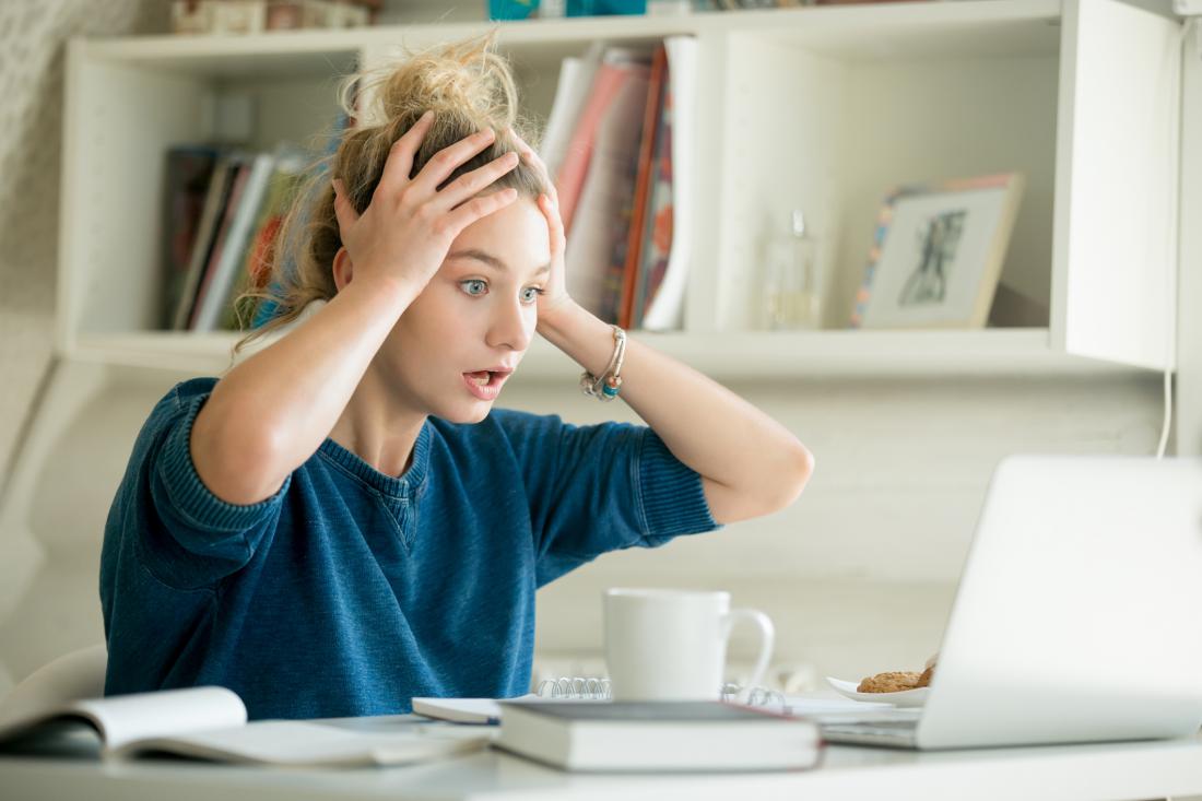 Kako omiliti stres v službi (in poskrbeti, da ne bo vplival na življenje doma)
