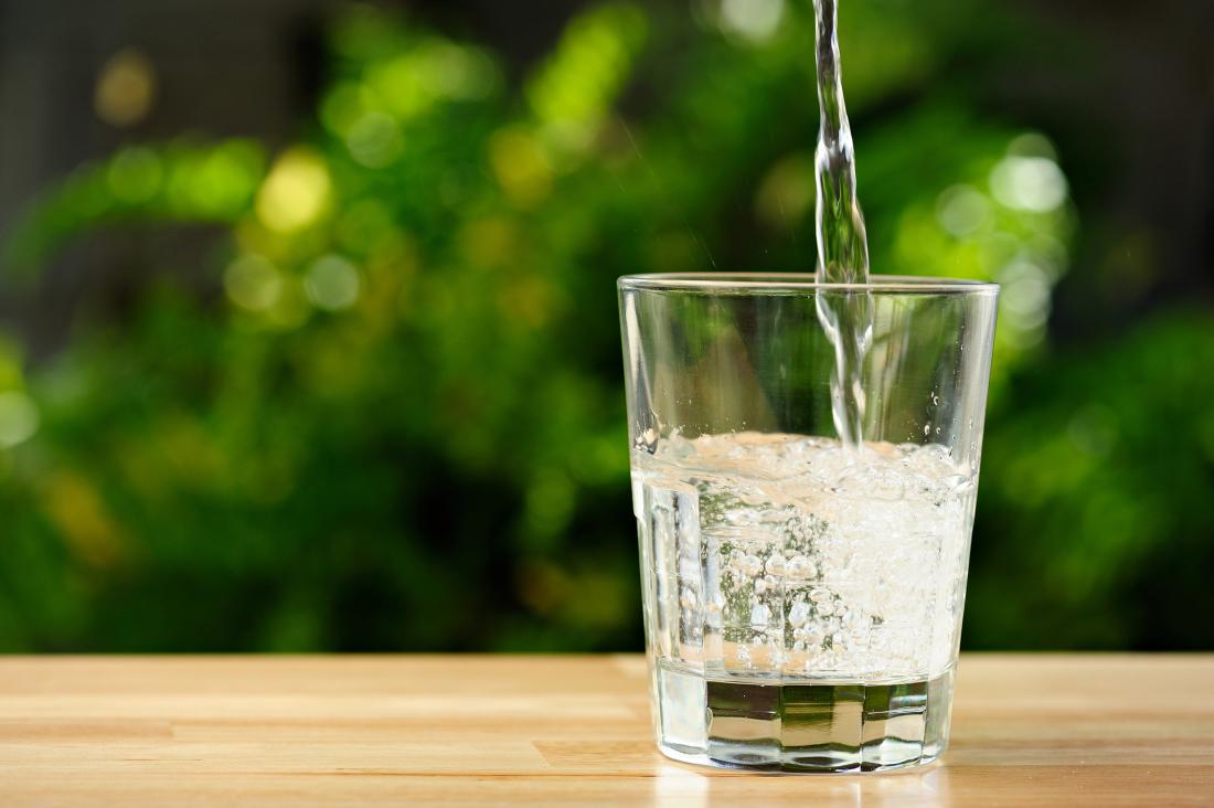  Je varno vsak dan piti mineralno vodo?