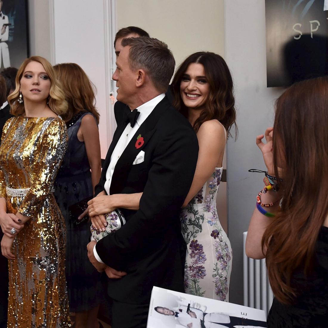 Resnično in najbolj nasmejano Bondovo dekle, Rachel Weisz je nosila kreacijo znamke Alexander McQueen.