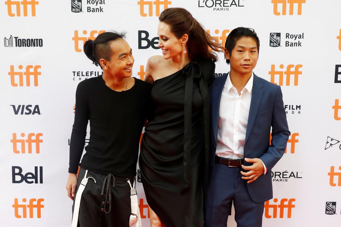 Angelina Jolie o sinovem odhodu: Hudo mi je