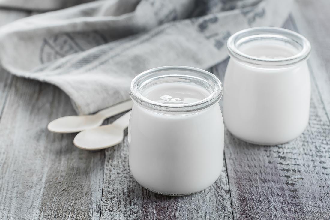 Kefir ali jogurt: Kateri je bolj zdrav in kakšna je sploh razlika med njima