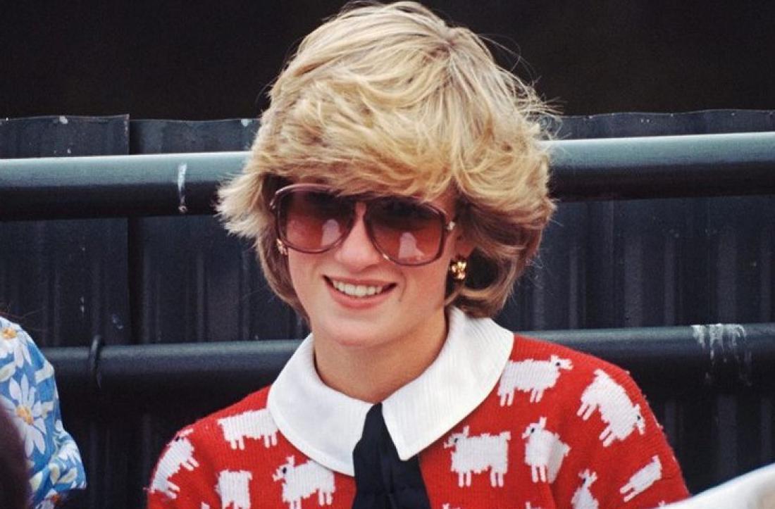 Spet na prodaj slavni pulover, ki ga je nosila Diana