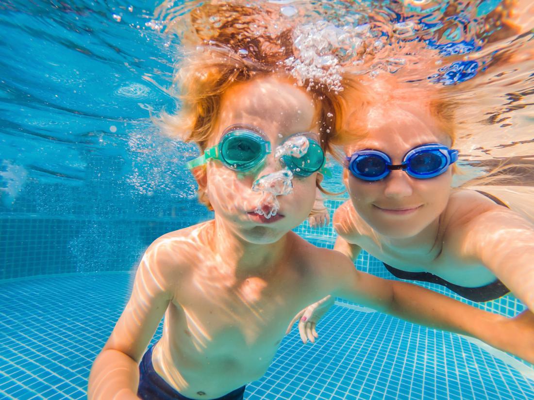 Kdaj in kako otroka učimo plavanja 