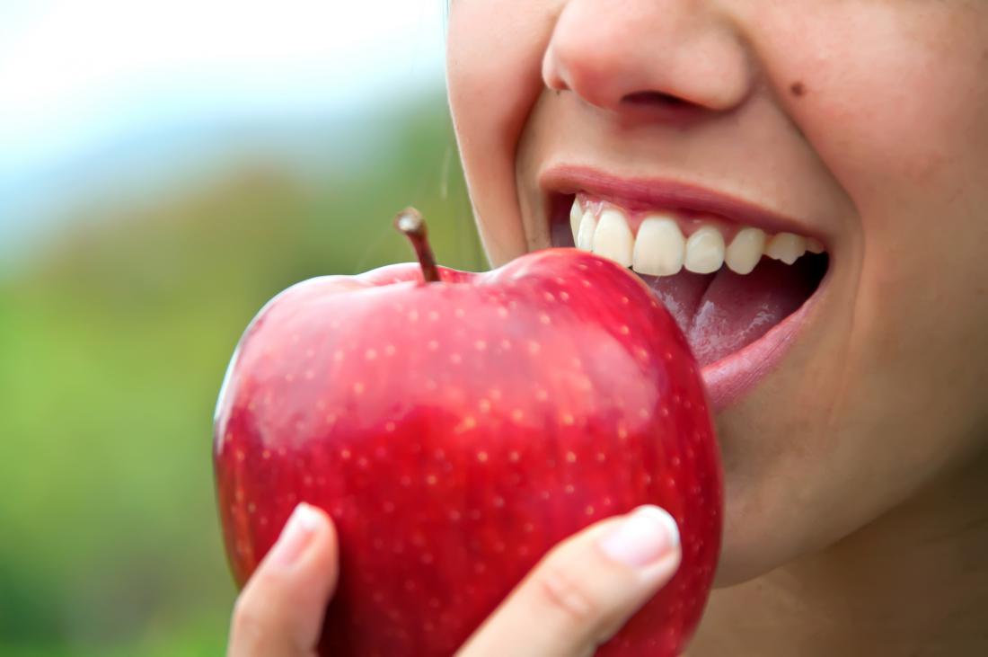 Najboljša (in najslabša) hrana za lepe in zdrave zobe