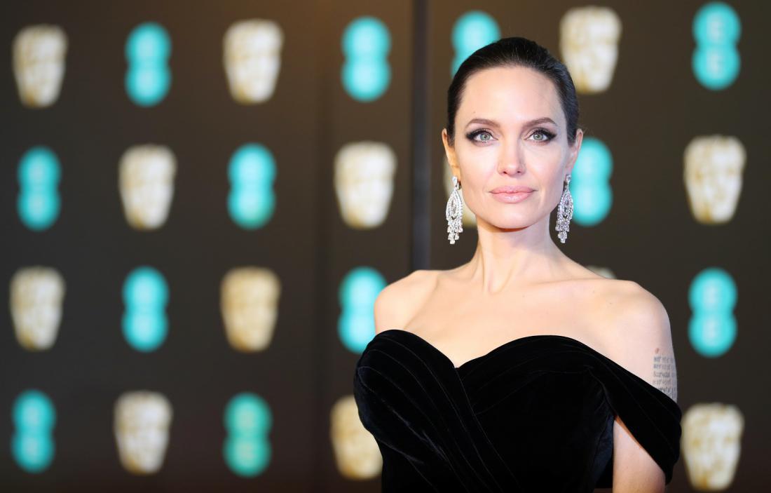 Angelina Jolie na drugem zmenku: Kdo je moški, ki bi lahko zasedel mesto Brada Pitta