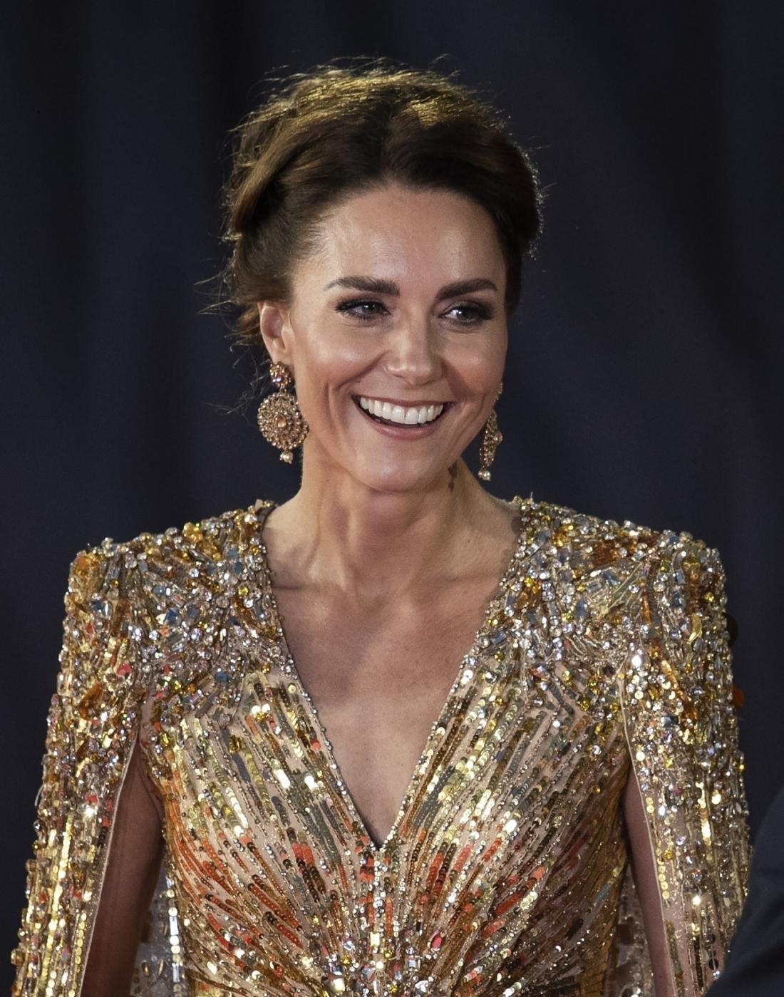 Korak po koraku: Zablestite kot Kate Middleton na premieri Jamesa Bonda