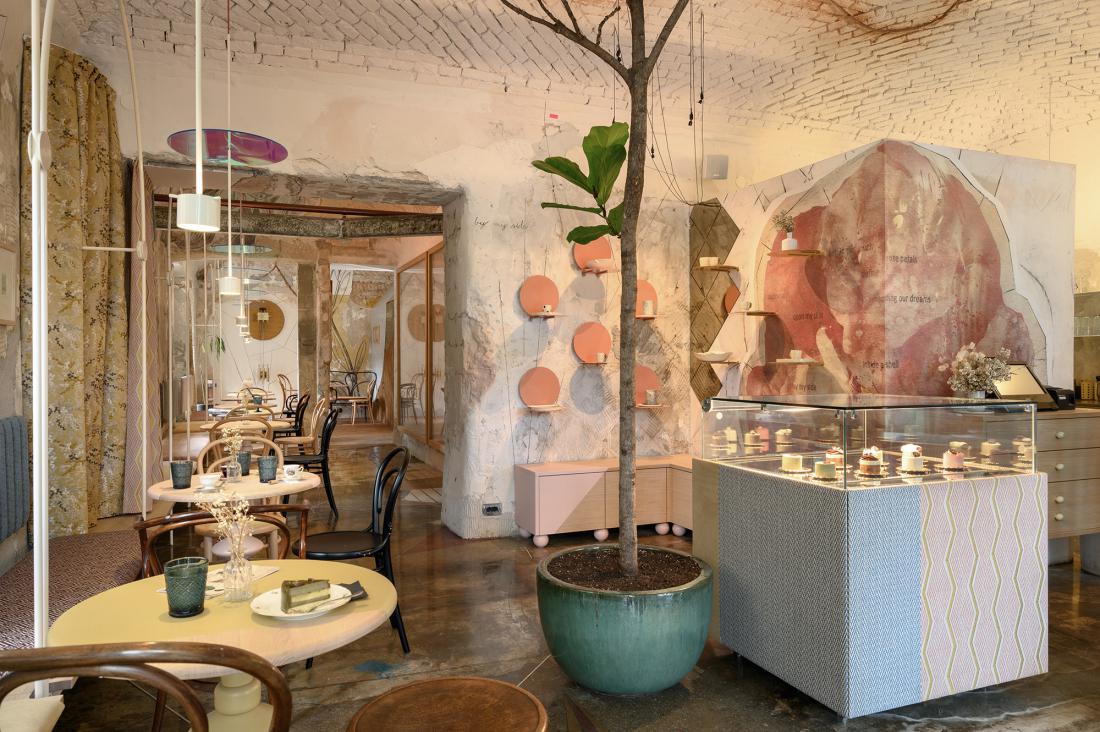 Čudovita ljubljanska kavarna opažena med svetovnimi oblikovalskimi presežki (FOTO)