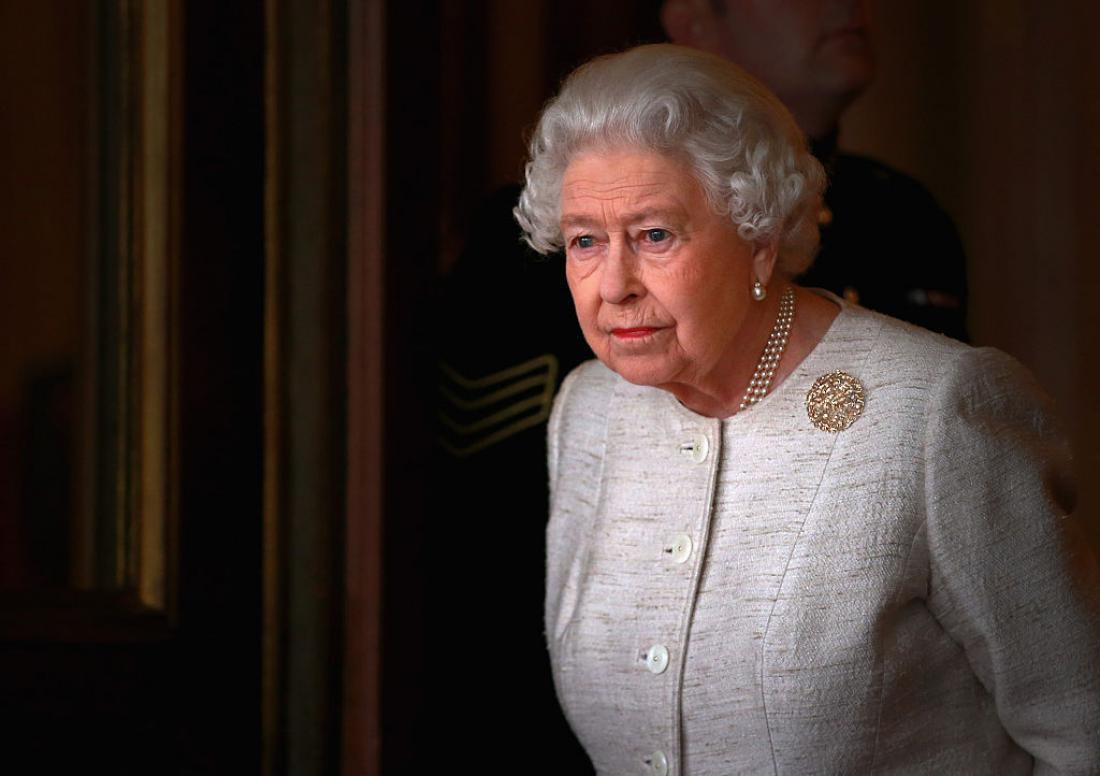 Resnica o zdravju britanske kraljice (in pravi razlog za odpoved obiska Severne Irske)