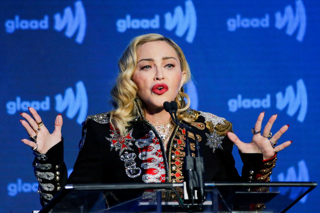 Pretresena Madonna ob grozljivi novici: »Strah me je za svoje hčerke«