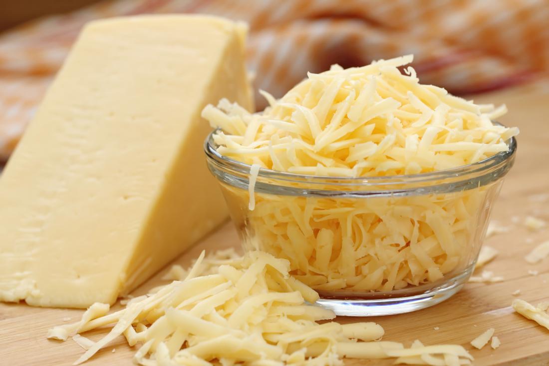 Zakaj bi morali sir pred zamrzovanjem naribati