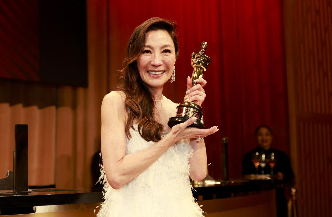 Oskarji 2023: Michelle Yeoh se je z oskarjem zapisala v zgodovino (to morate vedeti o njej)