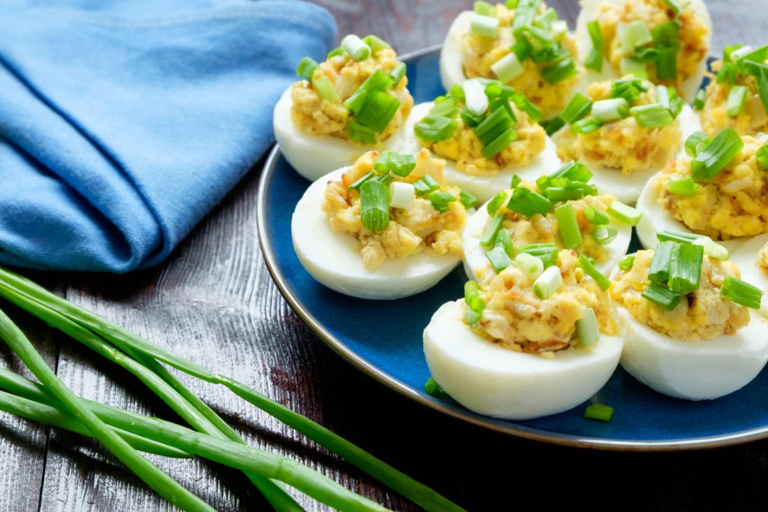 Nadevana jajca: dva odlična recepta za lepšo veliko noč