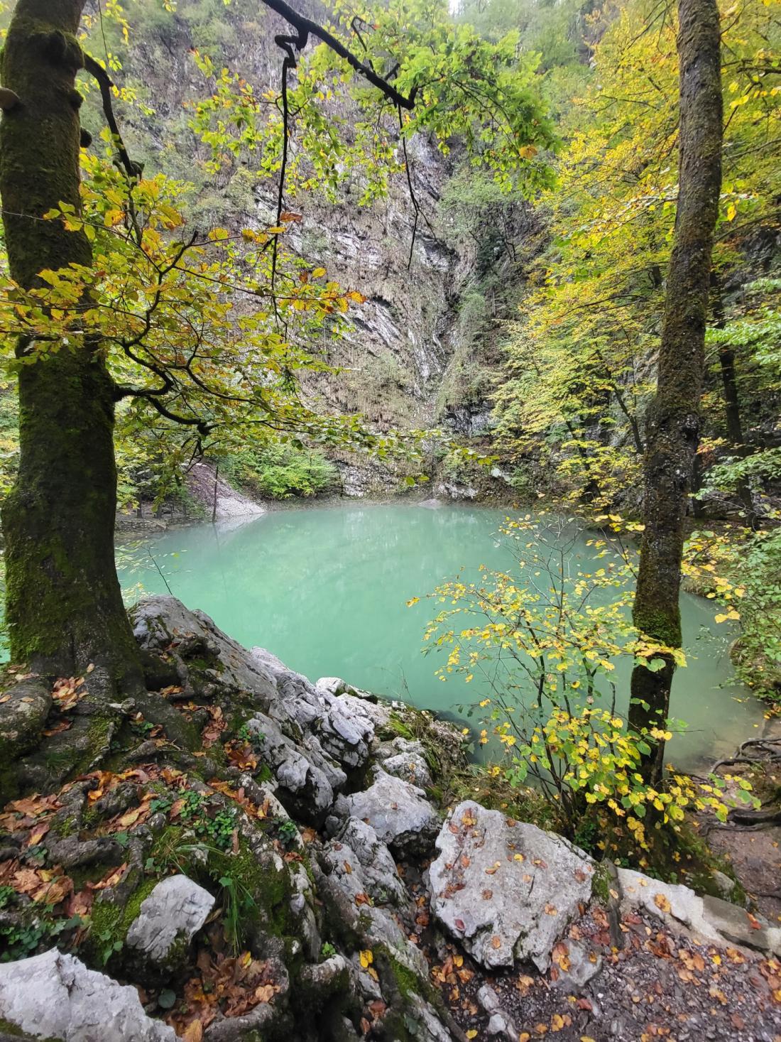 Divje jezero pri Idriji.