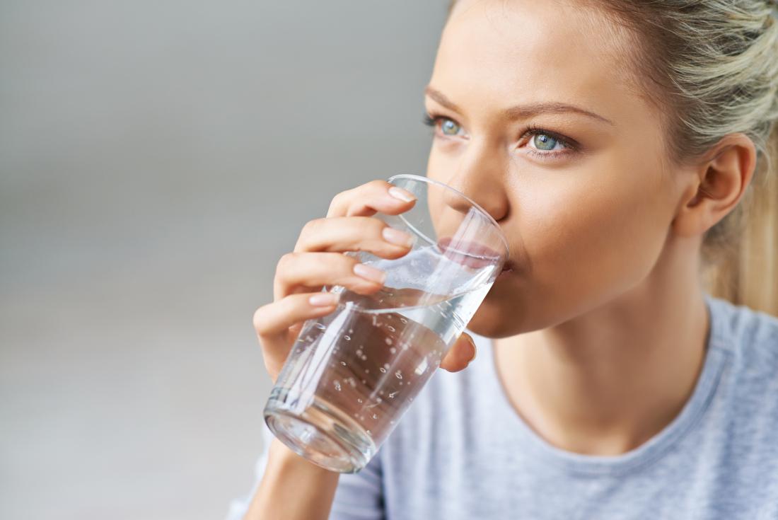 Preveč mineralne vode lahko okrepi nekatere težave z zdravjem.